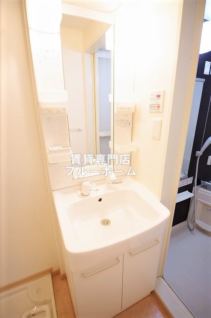 洗面設備　独立洗面台あります！