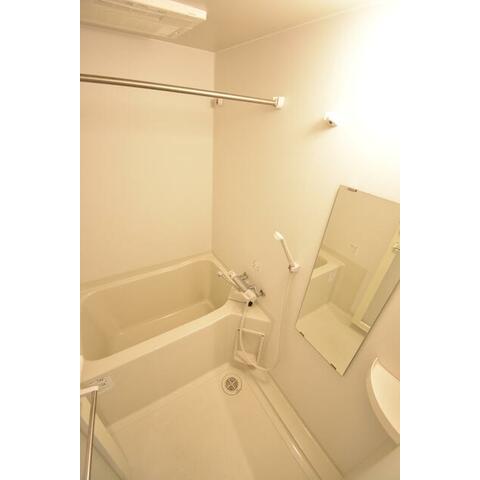 バス・シャワールーム　落ち着いた空間のお風呂です