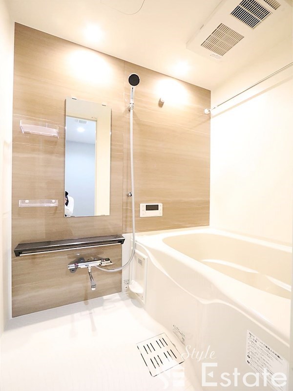 バス・シャワールーム　バスルーム