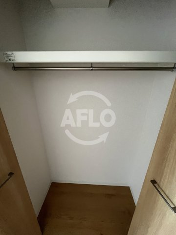 収納　ヴィラナリー大今里　クローゼット