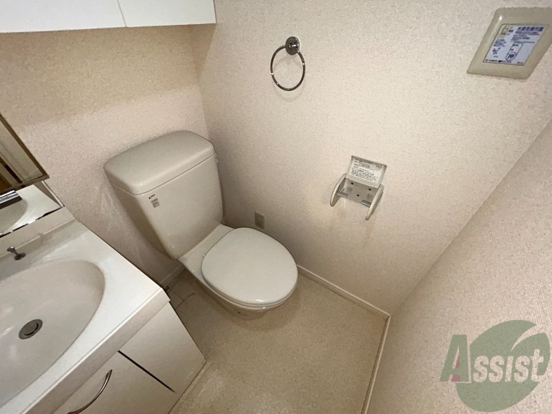 トイレ　バストイレ別も使いやすく嬉しいポイントです。