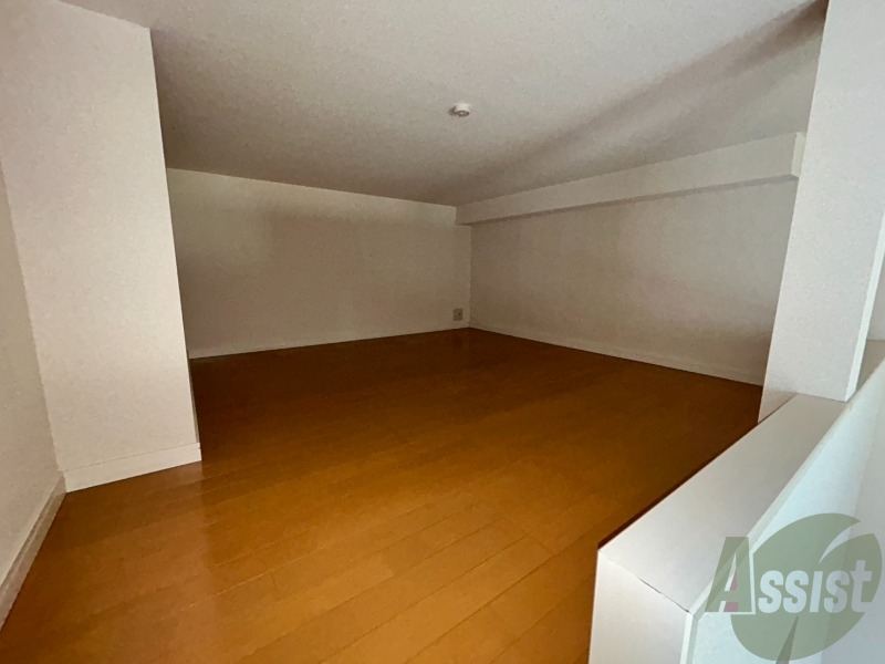 その他部屋・スペース　５．５帖のロフトが付いており、寝室としてもお使い頂けます。