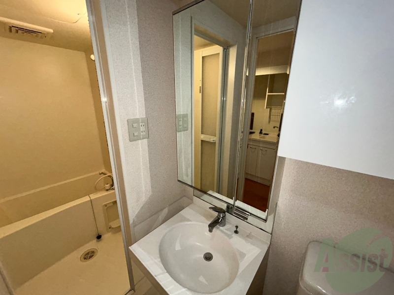 洗面設備　独立洗面台で朝の身支度も快適にすることが出来ます。