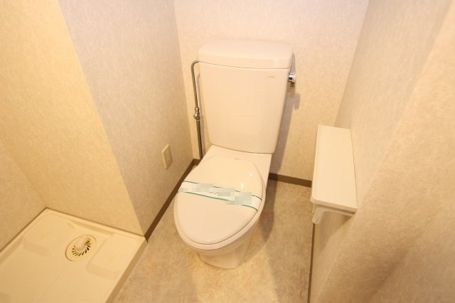 トイレ　※同仕様写真になります。