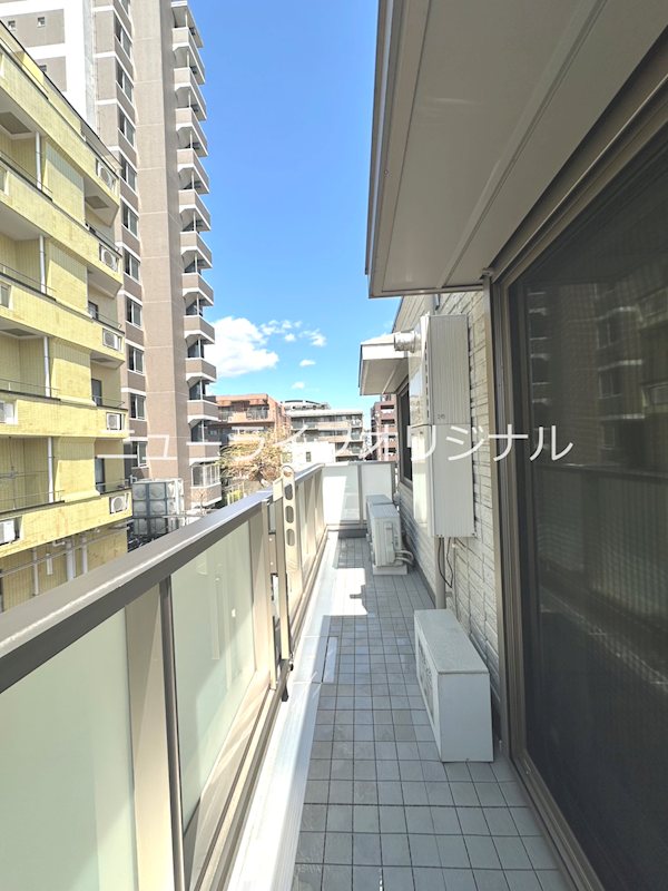 バルコニー　開放感のある風通しの良いバルコニー。