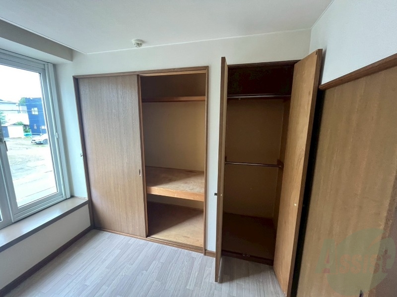 収納　収納もバッチリあるのでお部屋が片付きますよ！