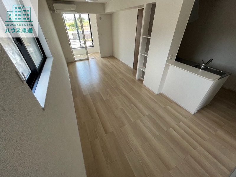 居室・リビング　※別号室の写真です