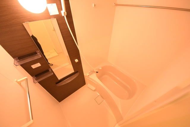 バス・シャワールーム　浴室乾燥機付きバス