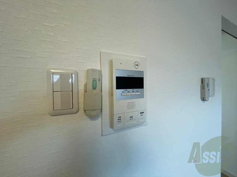 セキュリティ　ＴＶモニター付インターホンです。来客者の顔が見えるので安心！