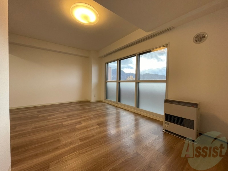 居室・リビング　広くてキレイなお部屋が広がっていて、充実した生活が送れそう。