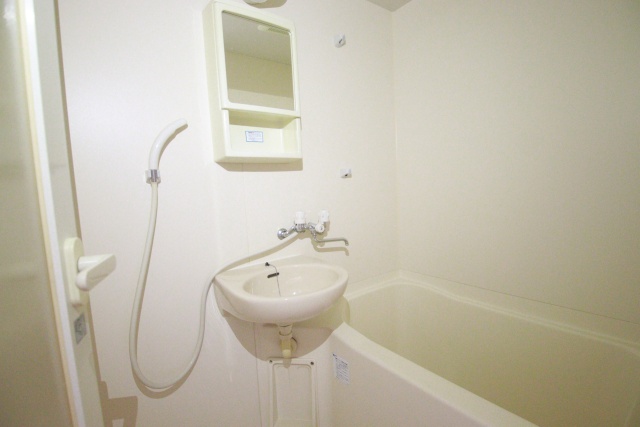 バス・シャワールーム　別室の参考写真です。※現況優先