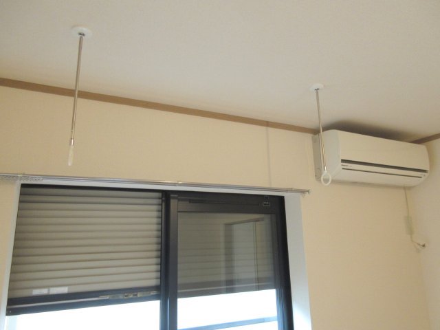 セキュリティ　★室内物干しフック＆防犯シャッター★