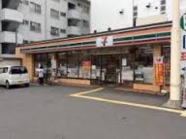 コンビニ　セブンイレブン吹田片山1丁目店（コンビニ）まで585m