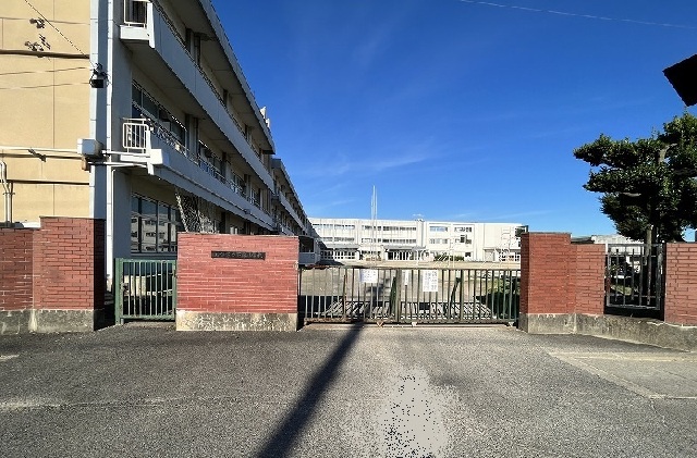 小学校　稲沢市立下津小学校（小学校）まで379m