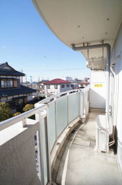 バルコニー　洗濯物いっぱい干せますね