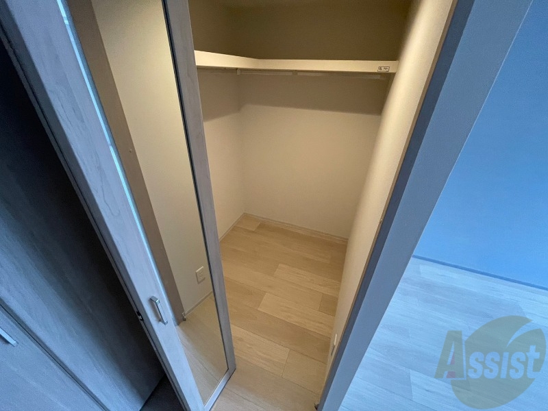 収納　クローゼットは奥行きもあり、荷物が多い方でも安心です。