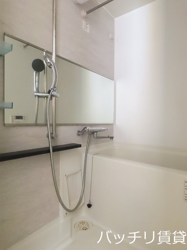 バス・シャワールーム　別号室写真の為現況を優先致します。