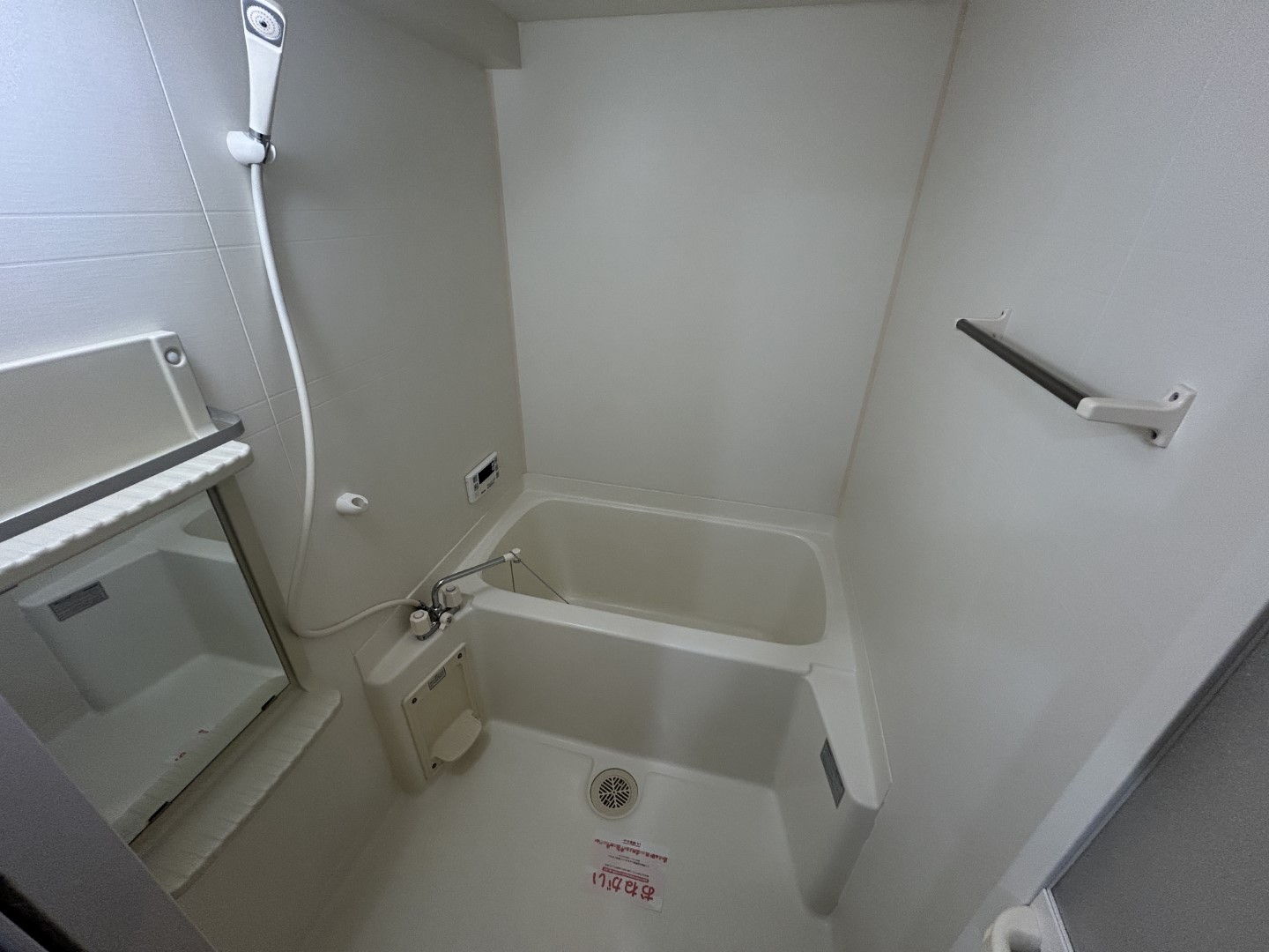 バス・シャワールーム　他室参考写真　便利な追焚機能付き