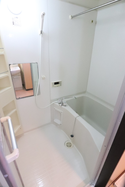 バス・シャワールーム　お風呂です