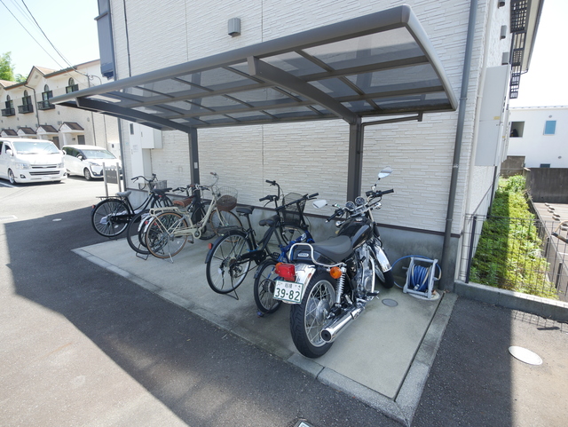 その他共有部分　★敷地内に屋根付駐輪場がございます★