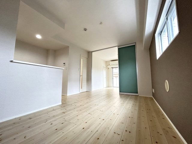 居室・リビング　二面採光の明るいお部屋★