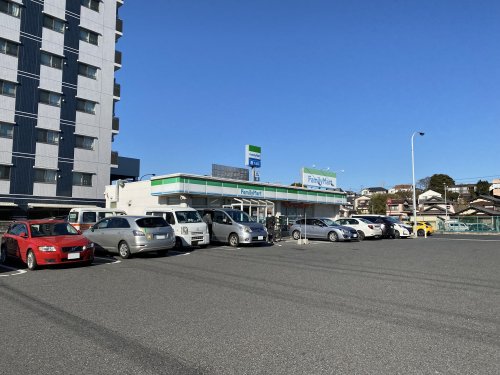 コンビニ　ファミリーマート 千葉幸町二丁目店（コンビニ）まで182m