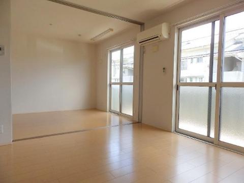 居室・リビング　室内