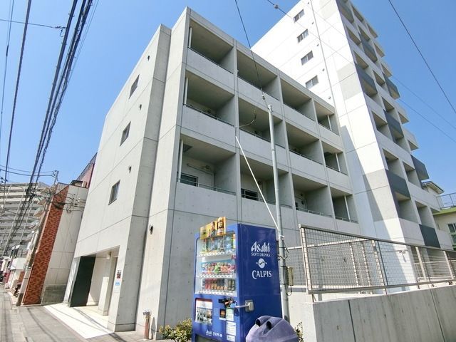 建物外観　♪コンクリート打ちっ放しのお洒落な建物です♪