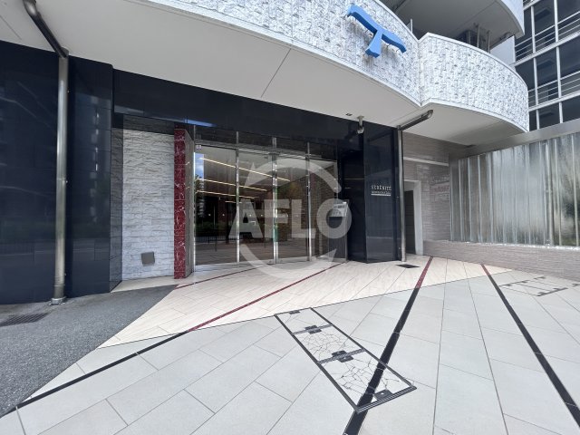 エントランス　セレニテ新大阪カルム　エントランス