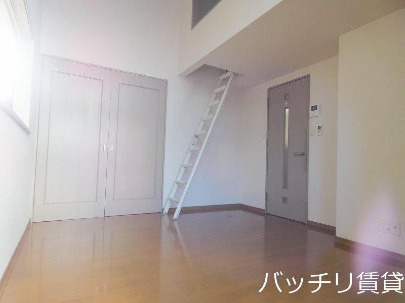 居室・リビング　同型タイプの為、現状を優先致します。