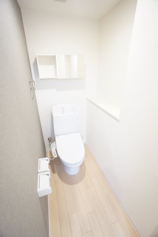 トイレ　※反転タイプの写真です。