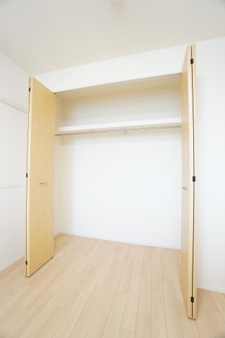 収納　※反転タイプの写真です。