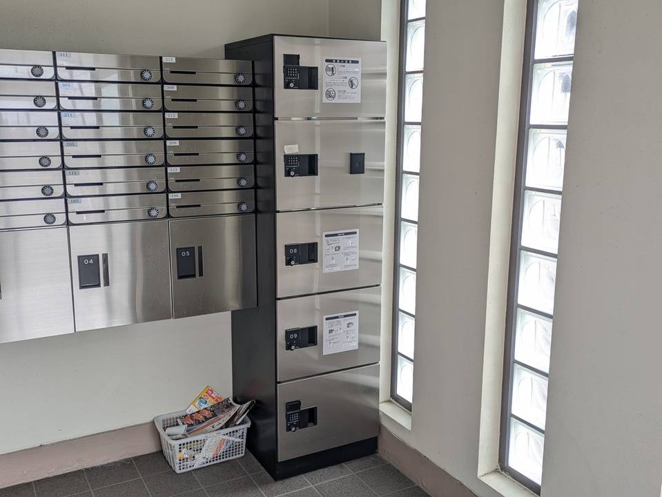 エントランス　宅配ボックス