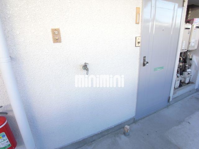 その他　玄関横に洗濯機が置けます