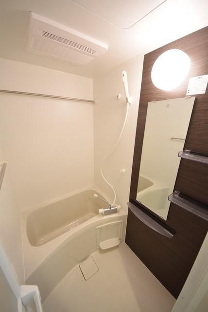 バス・シャワールーム　きれいなバスルーム