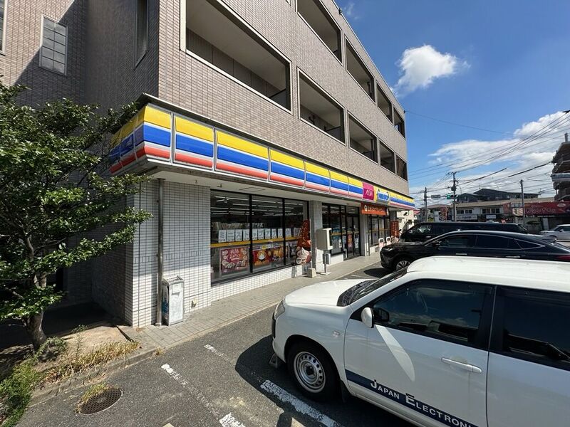 コンビニ　ミニストップ志免東3丁目店（コンビニ）まで879m