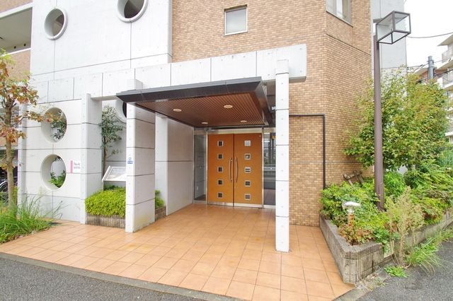 エントランス　★お部屋探しはタウンハウジング稲田堤店まで★