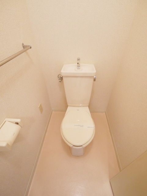 トイレ　※同建物別号室別タイプ参考写真です。