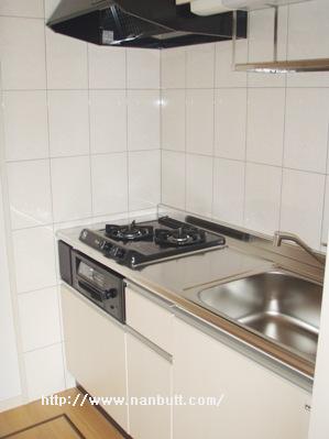 キッチン　2口コンロ・グリル完備