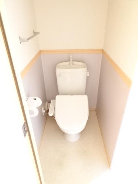 トイレ　温水洗浄暖房便座