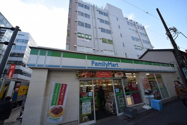 コンビニ　ファミリーマート大宮大門町一丁目店（コンビニ）まで550m
