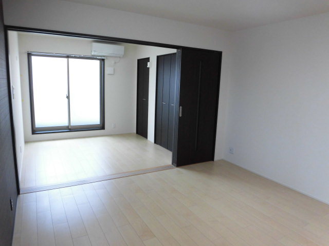 居室・リビング　広いお部屋です