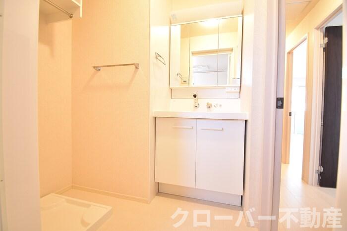 洗面設備　洗髪洗面化粧台・室内洗濯機置場