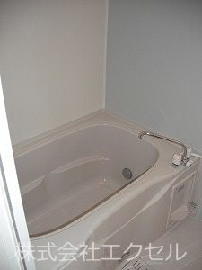 バス・シャワールーム　追い焚き・浴室乾燥機能付きです。