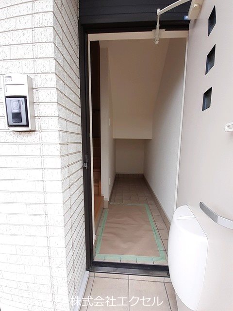 玄関　シューズＢＯＸ完備の玄関です。