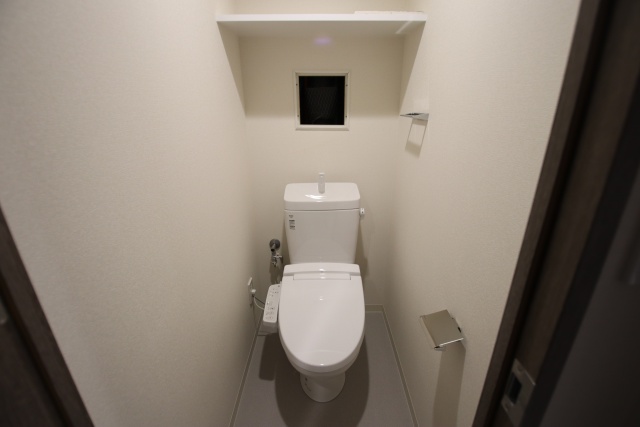 トイレ　※別室の参考写真の為、現況優先です。