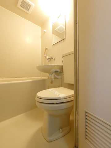 トイレ　スカイコート新中野