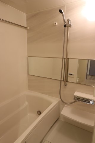 バス・シャワールーム　ゆったり過ごせるお風呂です