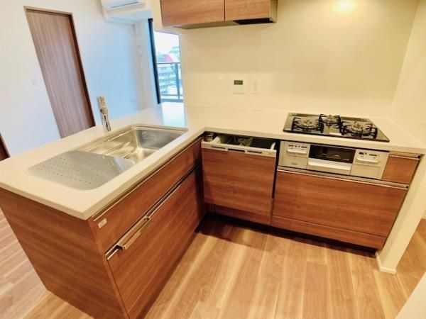 キッチン　コンパクトなキッチンで掃除もラクラク