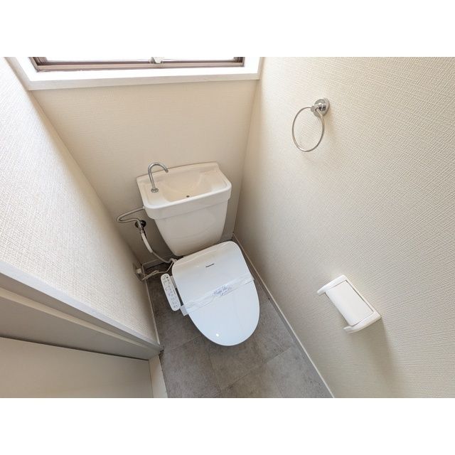 上毛電鉄 丸山下駅 徒歩5分 2階建 築40年のトイレ写真